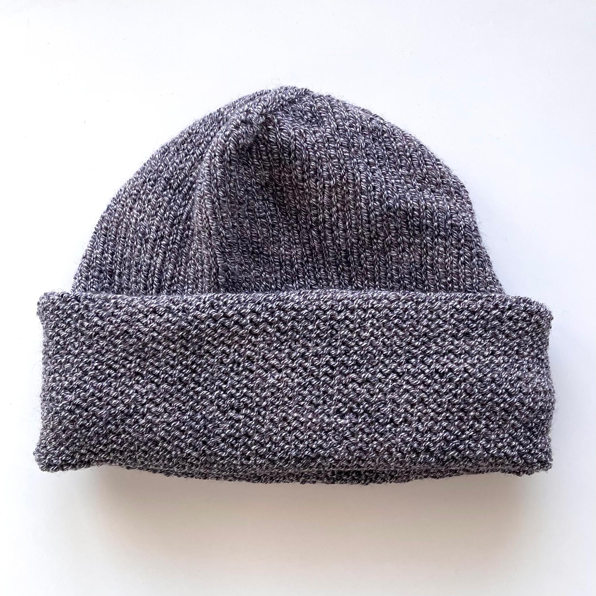 エレガントにかぶるニット帽子1枚目の画像